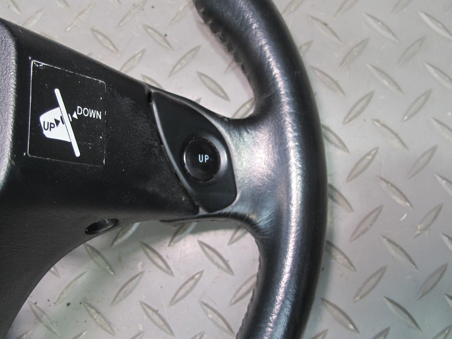 01-03 Lexus JCE10L IS300 A/T Leather Steering w Cruise & Controls OEM