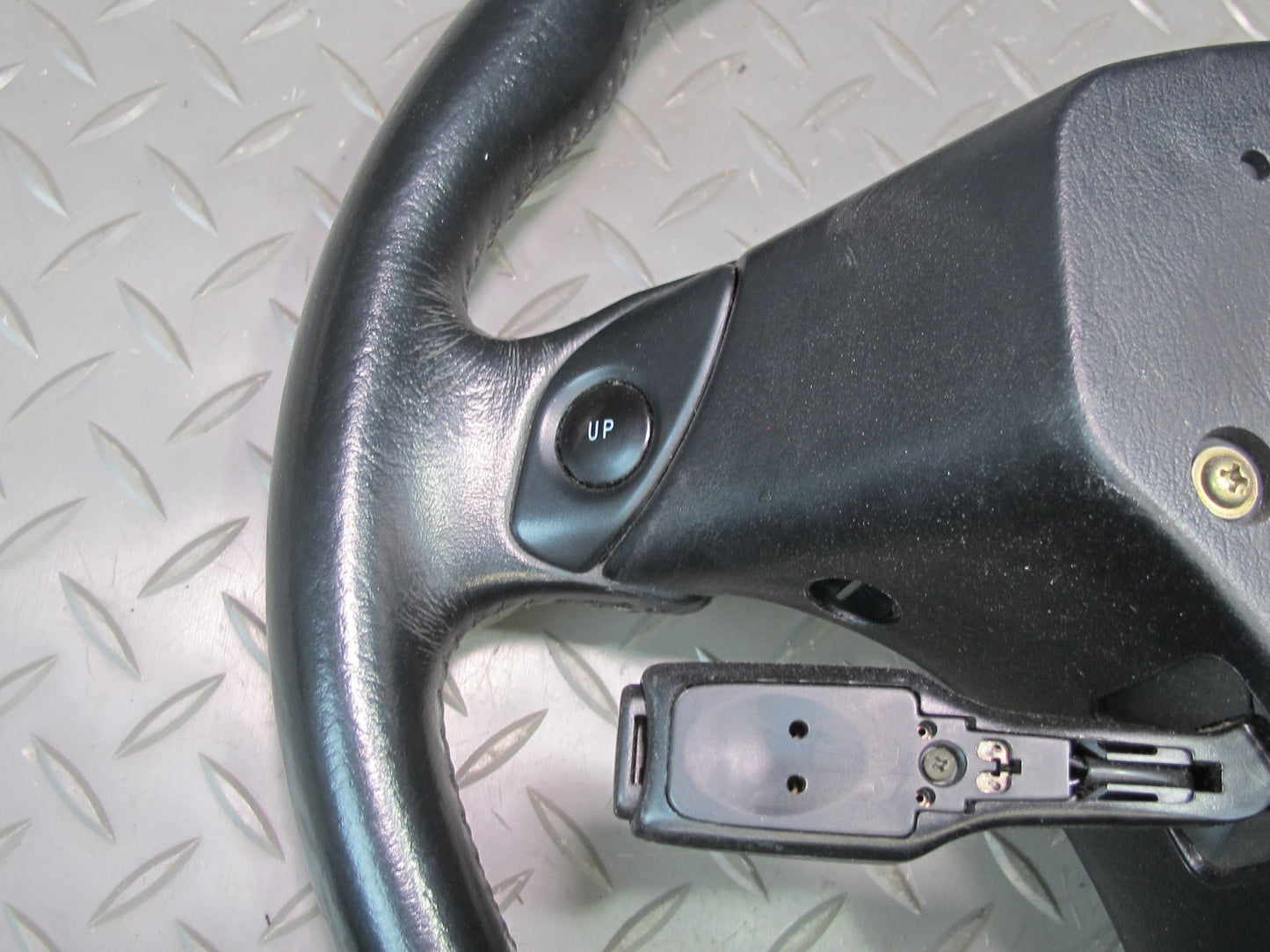 01-03 Lexus JCE10L IS300 A/T Leather Steering w Cruise & Controls OEM