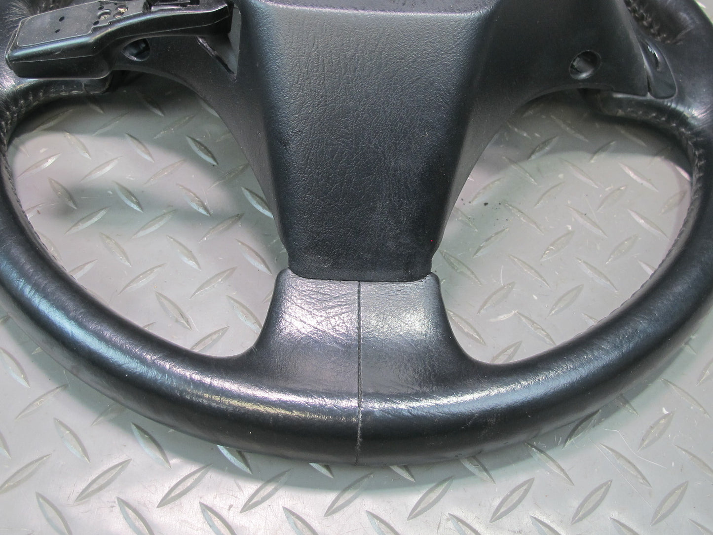 01-03 Lexus JCE10L IS300 A/T Leather Steering w Cruise & Controls OEM