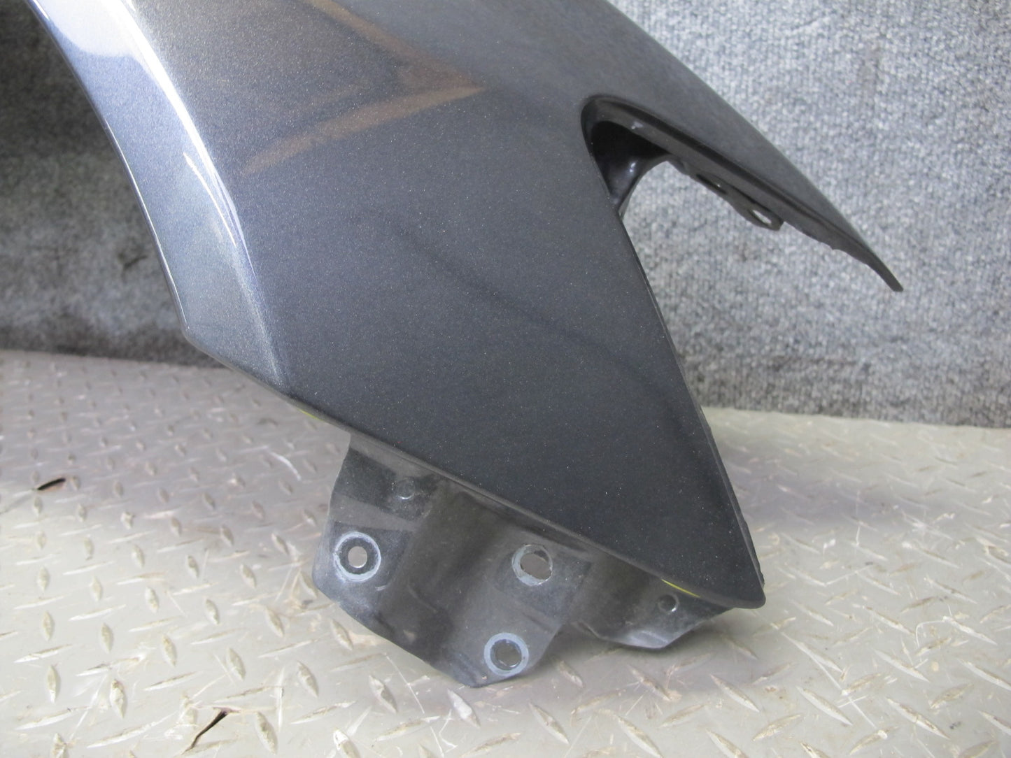 01-05 Lexus JCE10L IS300 Front Right Fender Shell Cover Panel Graphite Gray OEM