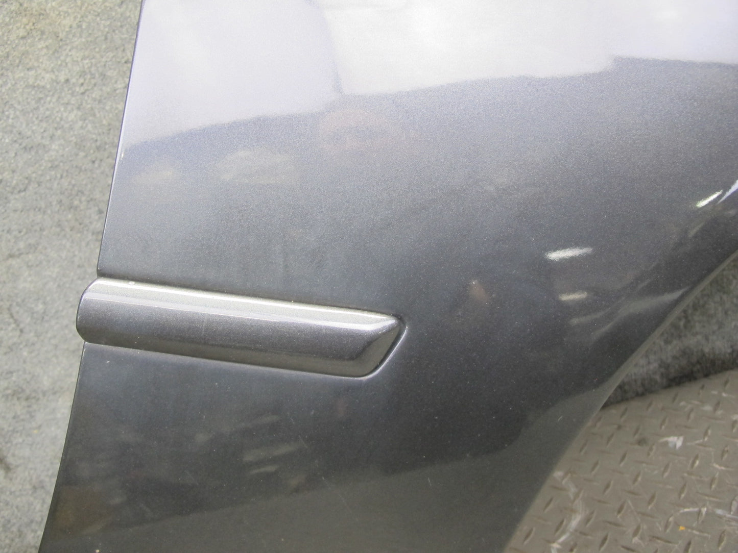 01-05 Lexus JCE10L IS300 Front Right Fender Shell Cover Panel Graphite Gray OEM