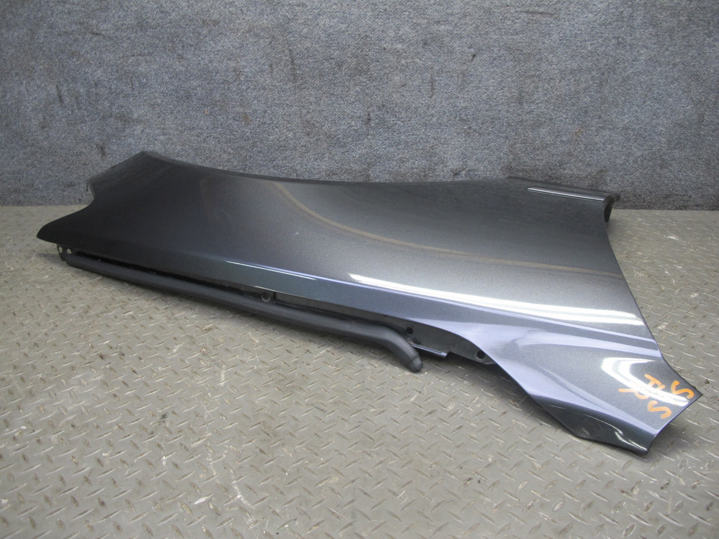 01-05 Lexus JCE10L IS300 Front Right Fender Shell Cover Panel Graphite Gray OEM