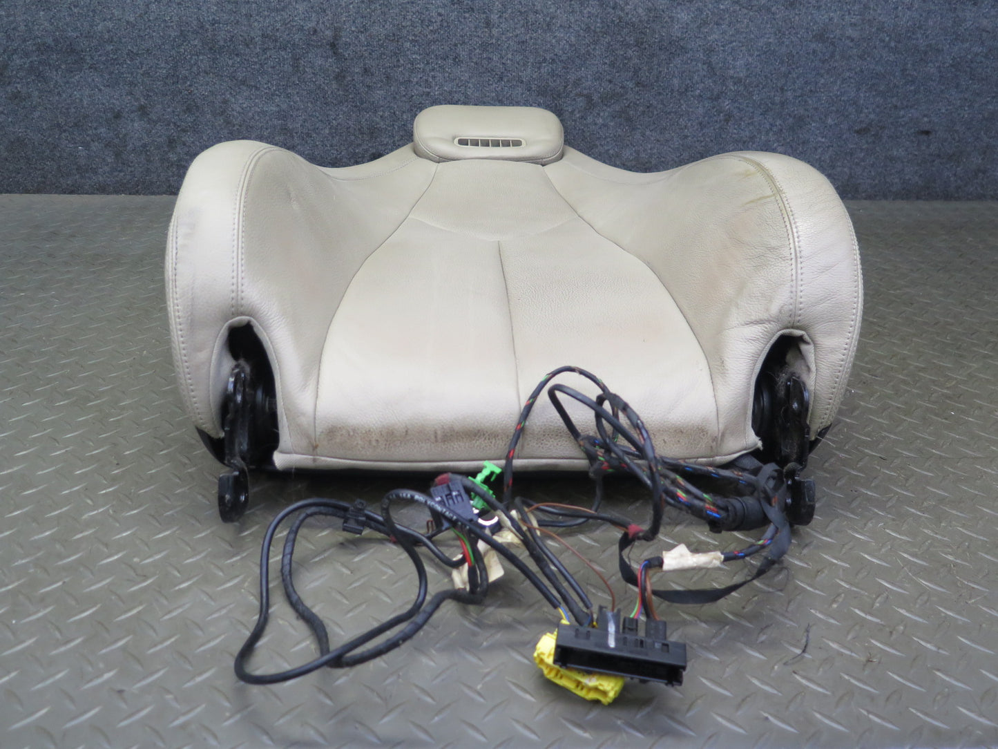 05-06 Mercedes R171 Slk-class Front Left Leather Seat Upper Cushion Beige OEM