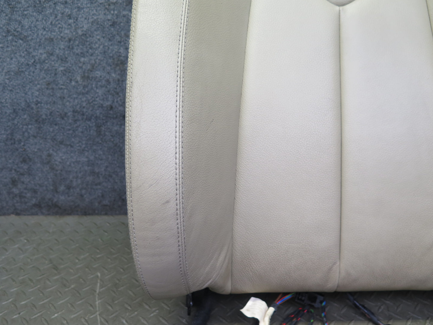 05-06 Mercedes R171 Slk-class Front Right Leather Seat Upper Cushion Beige OEM