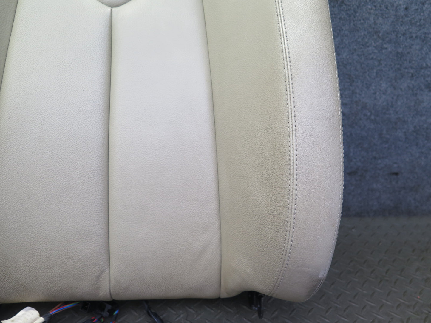 05-06 Mercedes R171 Slk-class Front Right Leather Seat Upper Cushion Beige OEM