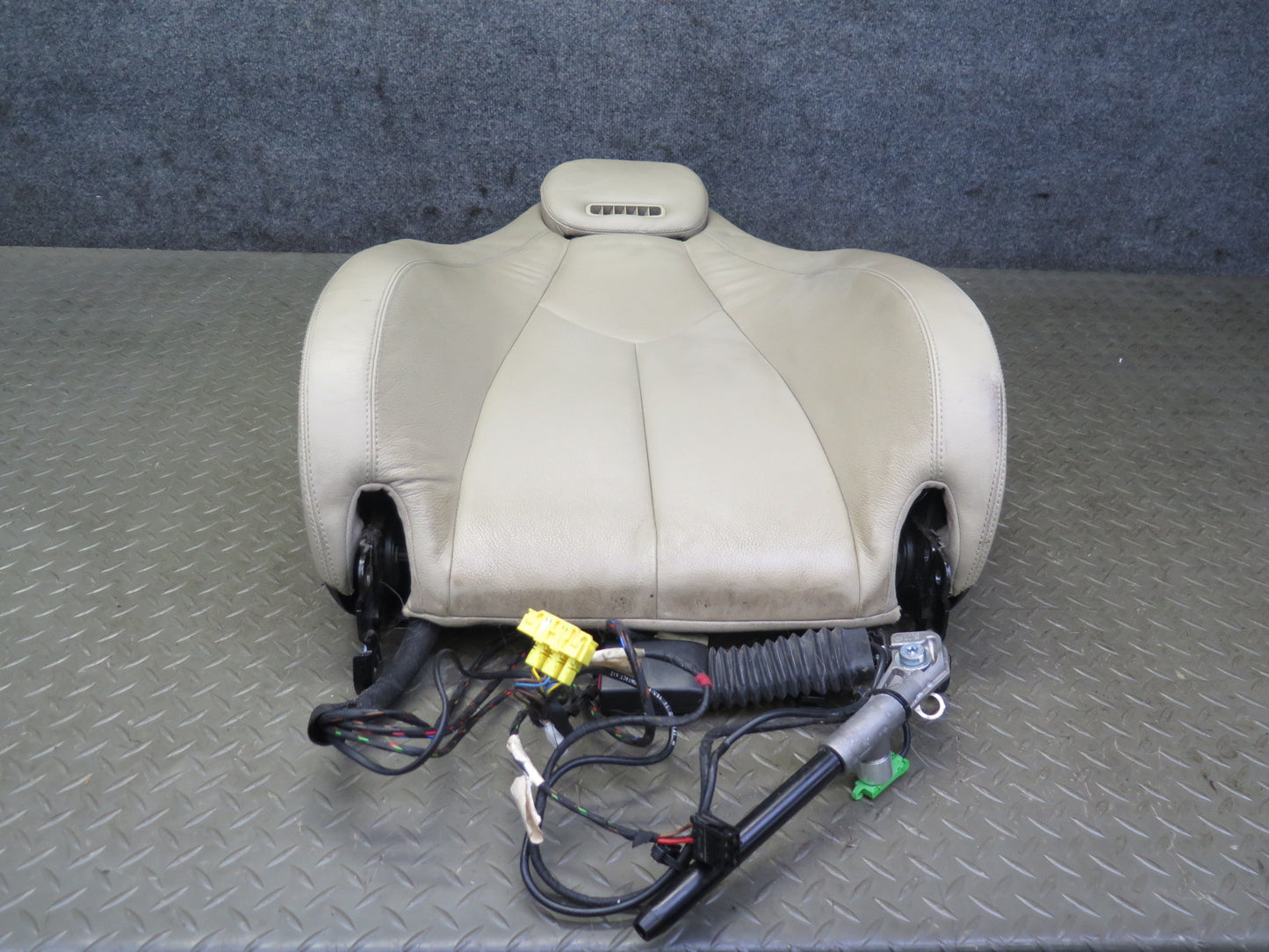 05-06 Mercedes R171 Slk-class Front Right Leather Seat Upper Cushion Beige OEM