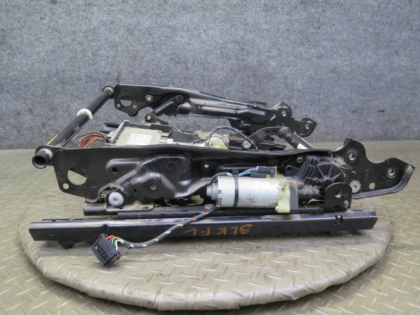 05-08 Mercedes R171 Slk-class Front Left Seat Track w Motors & Module Assy OEM