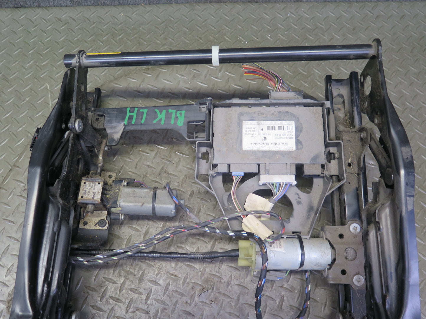 05-08 Mercedes R171 Slk-class Front Left Seat Track w Motors & Module Assy OEM