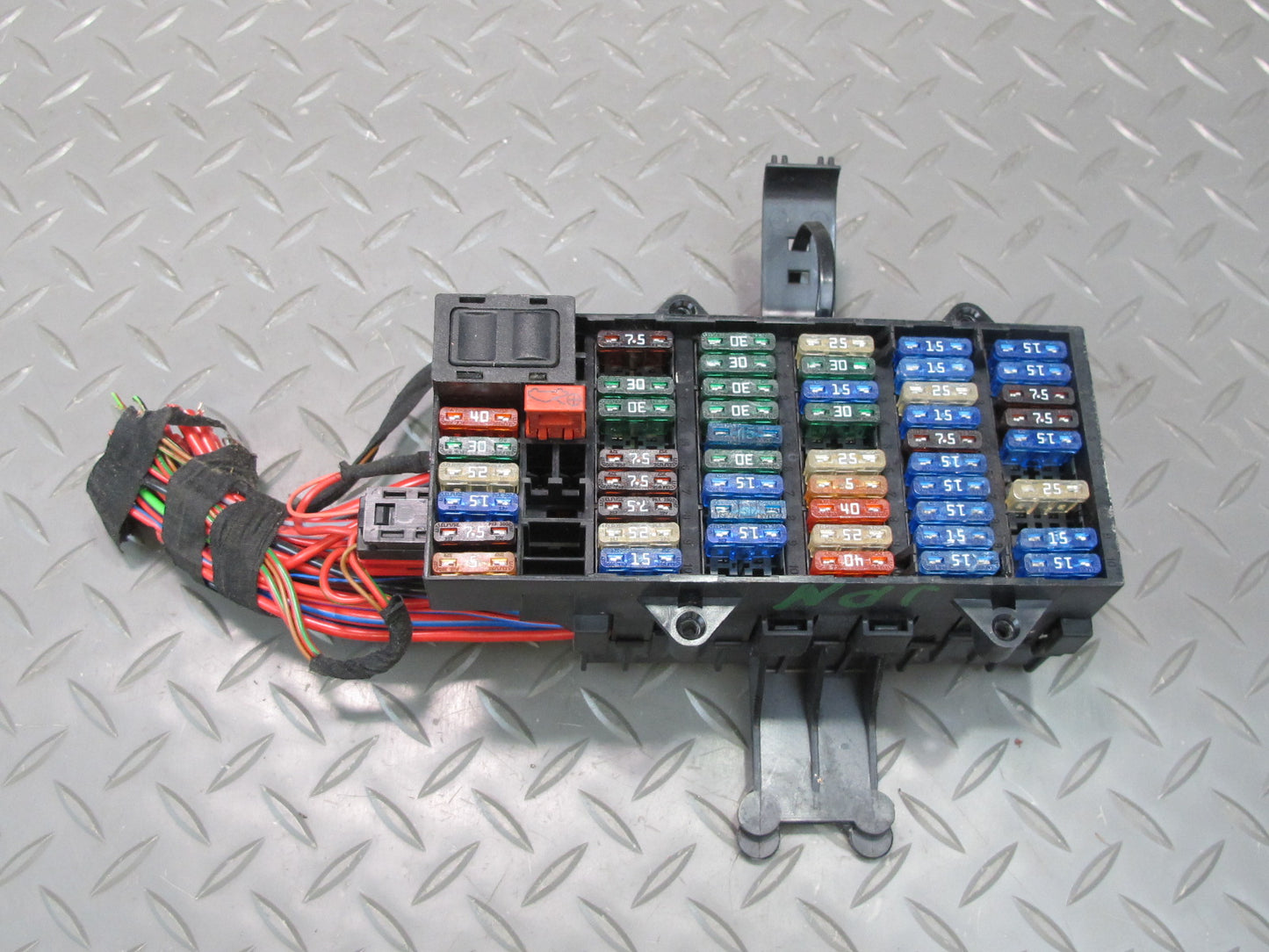 2000-2004 Porsche 911 996 Power Distribution Fuse Relay Box Module Unit