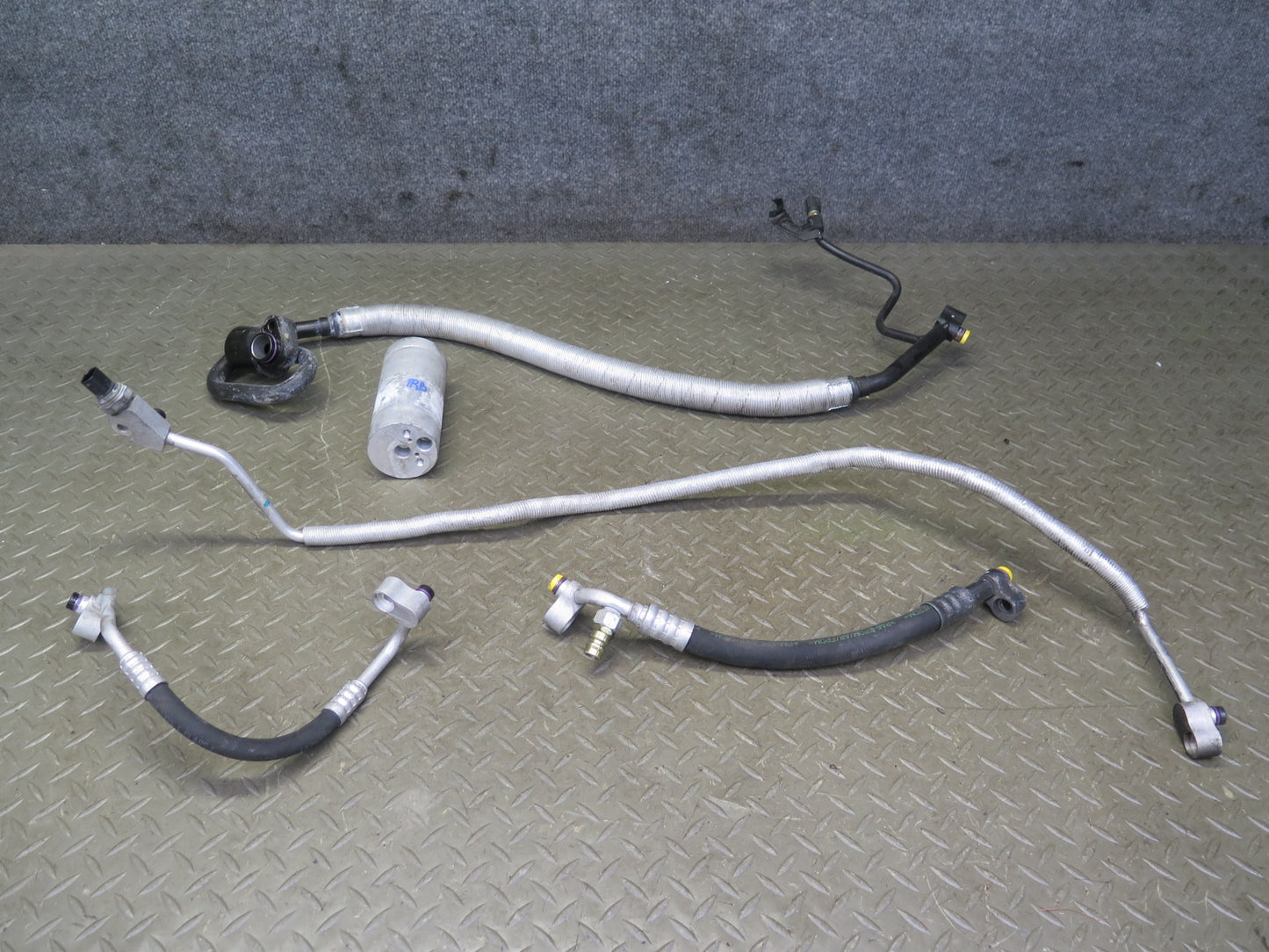 01-06 BMW E46 330Ci M54 A/C Air Condition  Hose Pipe Line Dryer Set OEM