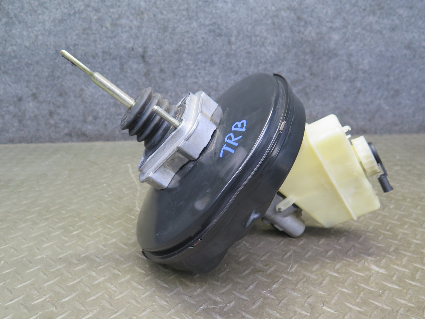 01-06 BMW E46 330ci Brake Master Cylinder Booster Fluid Reservoir 77K Miles OEM