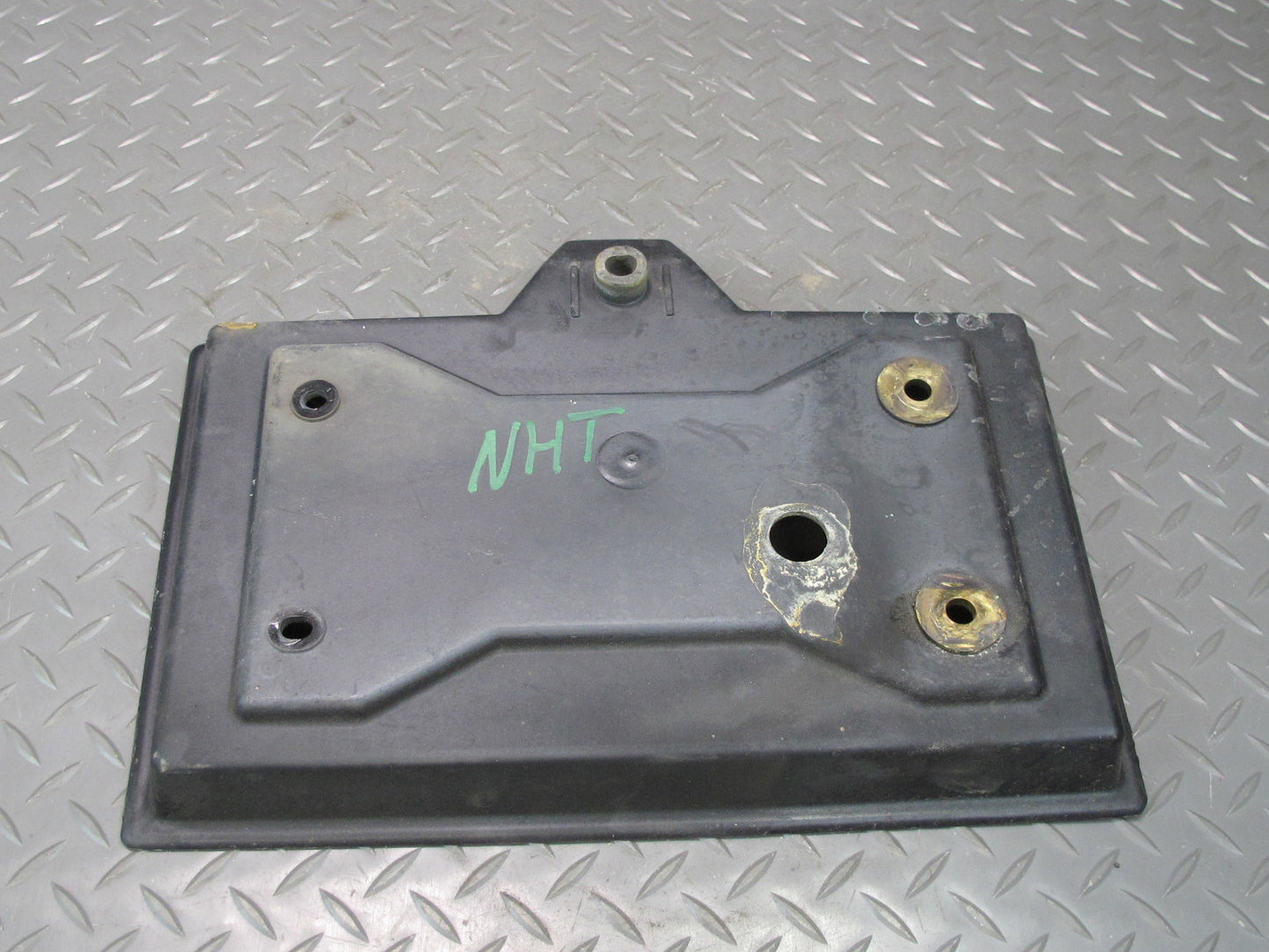 2008-2009 Hummer H2 Battery Tray Bracket Support