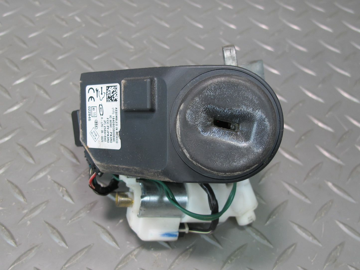 2008-2009 Hummer H2 Ignition Switch Lock Cylinder Glove Handle KEY Set