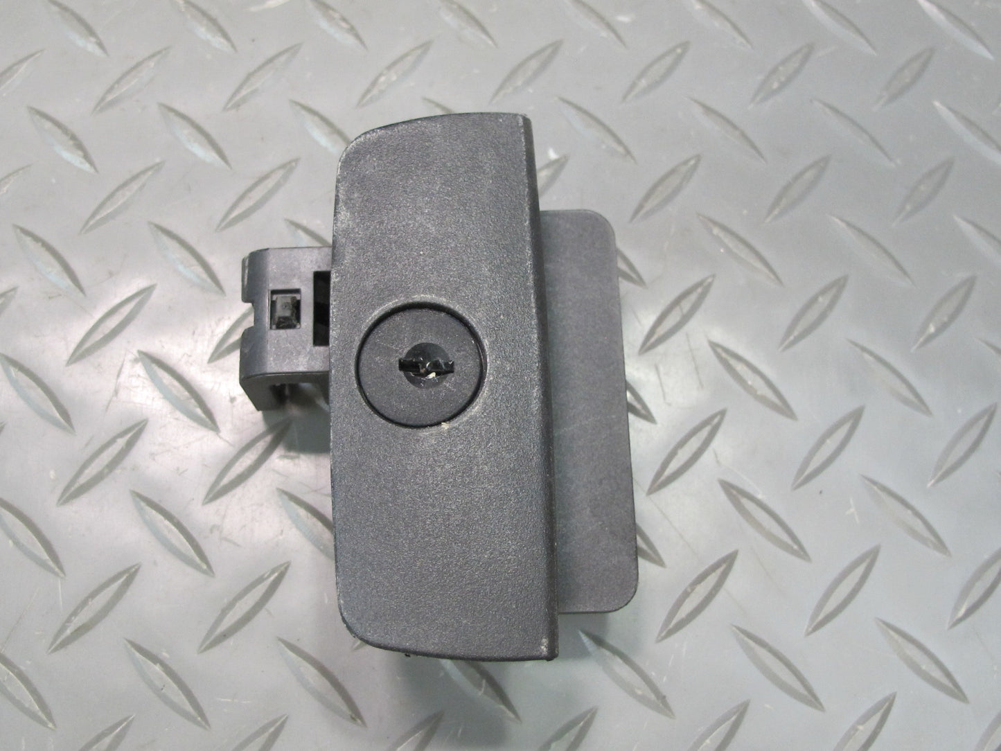 2008-2009 Hummer H2 Ignition Switch Lock Cylinder Glove Handle KEY Set