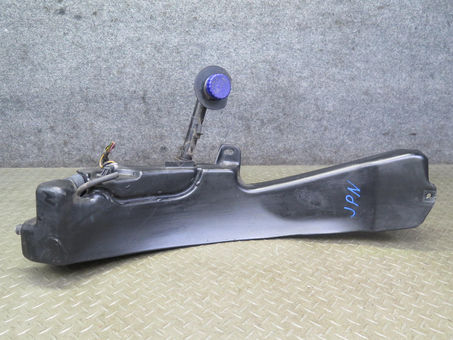 1999-2005 Porsche 911 Carrera 996 Windshield Washer Fluid Reservoir Tank w Pump