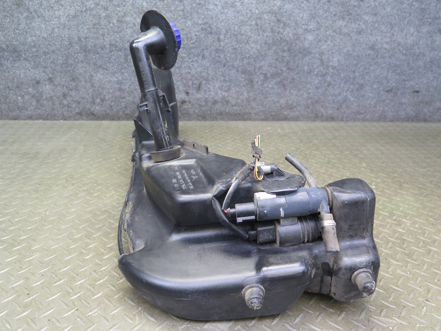 1999-2005 Porsche 911 Carrera 996 Windshield Washer Fluid Reservoir Tank w Pump