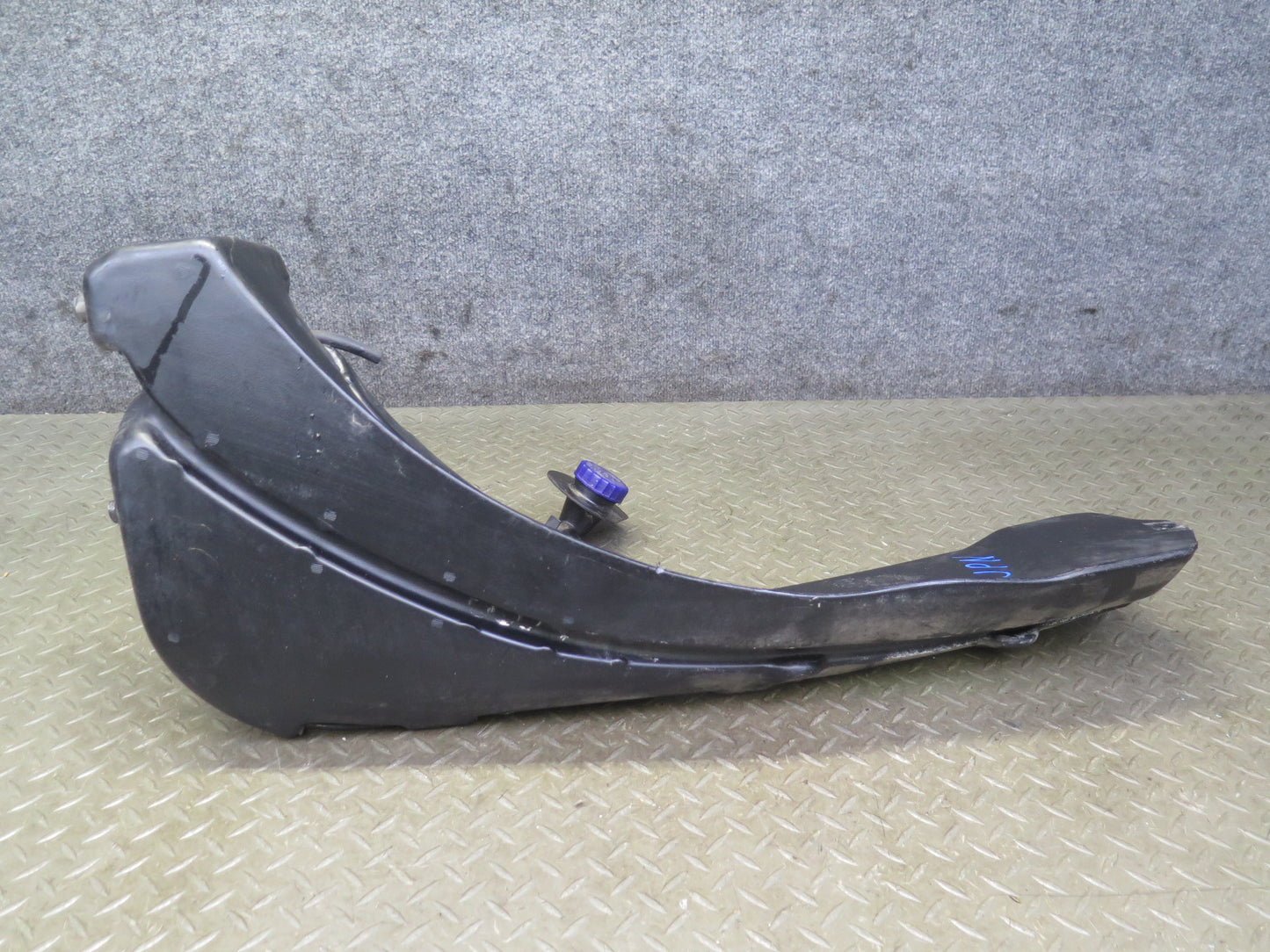 1999-2005 Porsche 911 Carrera 996 Windshield Washer Fluid Reservoir Tank w Pump