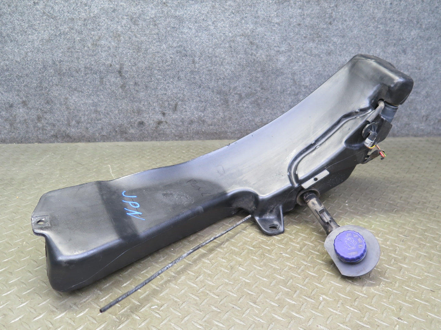 1999-2005 Porsche 911 Carrera 996 Windshield Washer Fluid Reservoir Tank w Pump