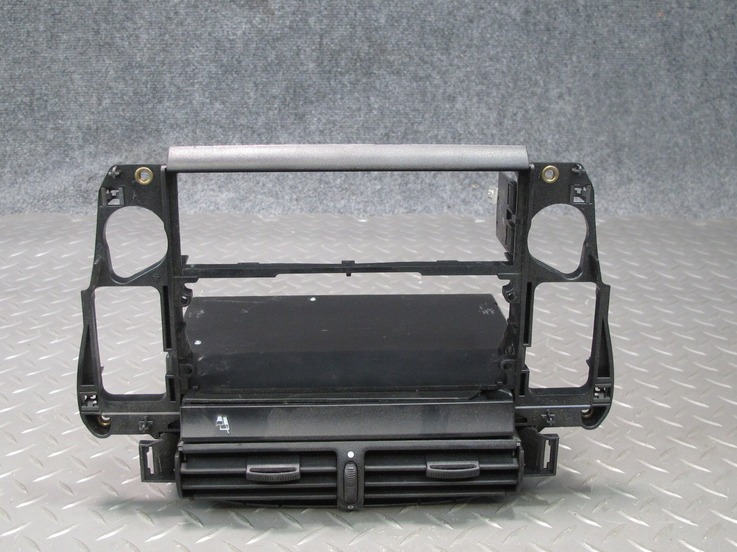 2003-2005 Porsche 911 996 Dash Center Air Vent w Support Frame Bracket