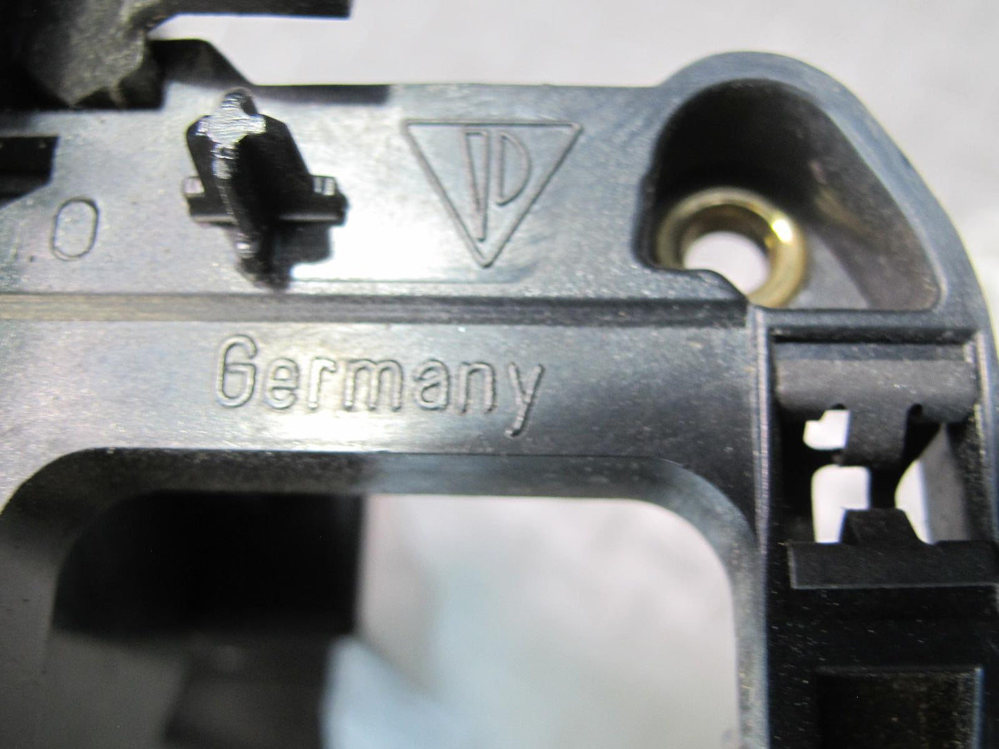 2003-2005 Porsche 911 996 Dash Center Air Vent w Support Frame Bracket