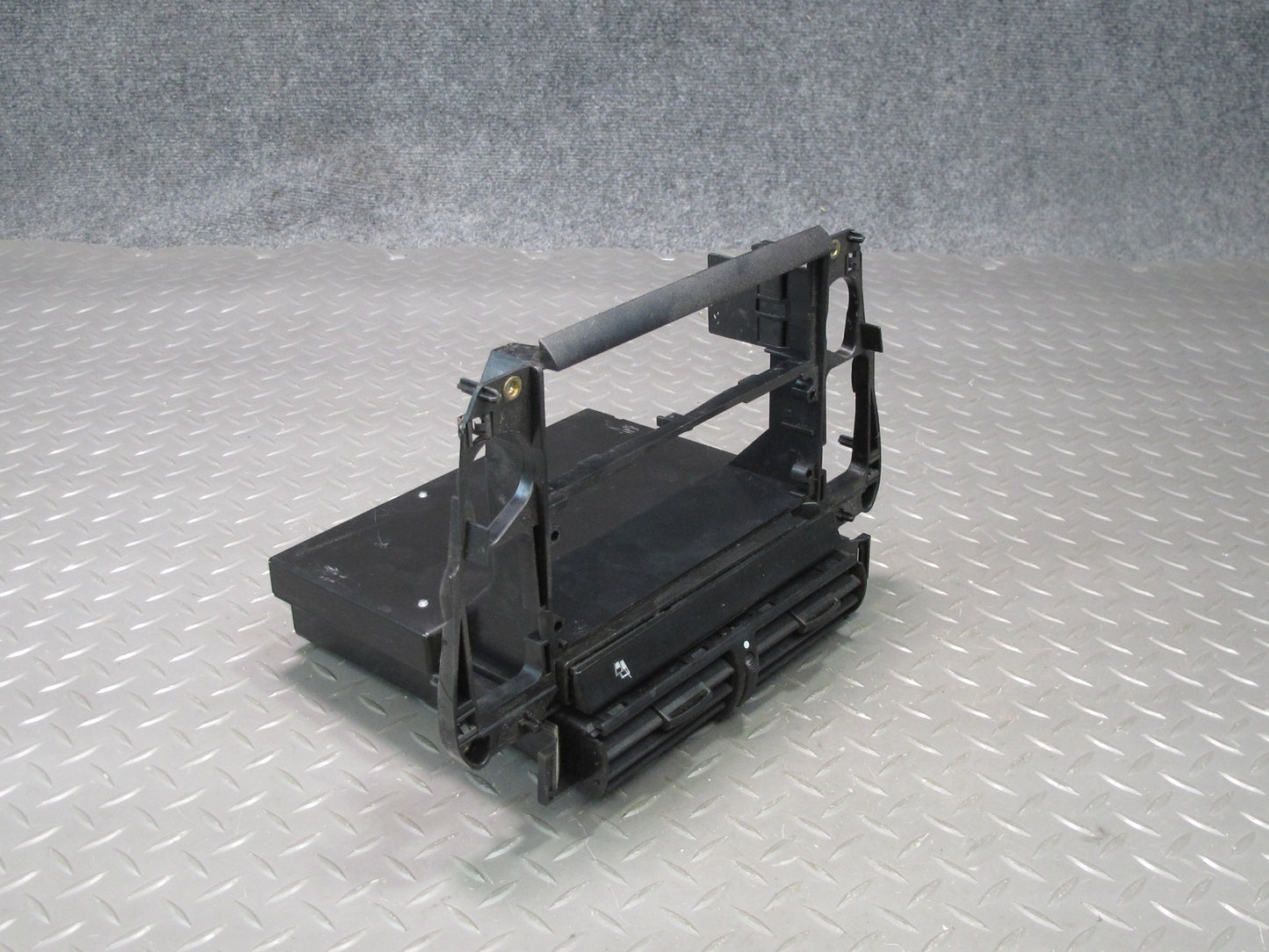 2003-2005 Porsche 911 996 Dash Center Air Vent w Support Frame Bracket