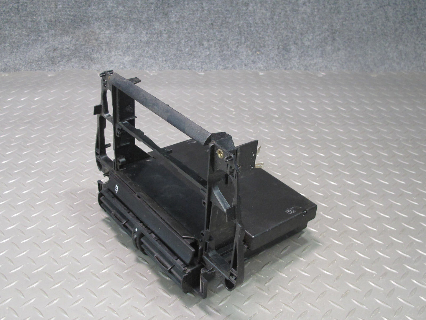 2003-2005 Porsche 911 996 Dash Center Air Vent w Support Frame Bracket