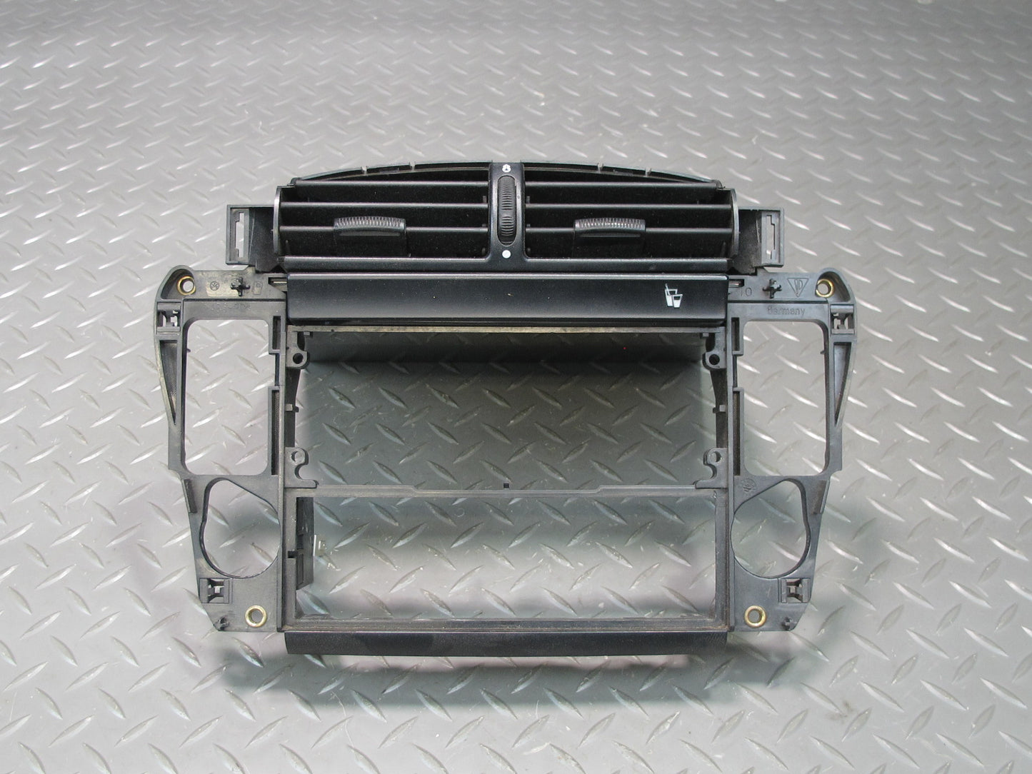 2003-2005 Porsche 911 996 Dash Center Air Vent w Support Frame Bracket