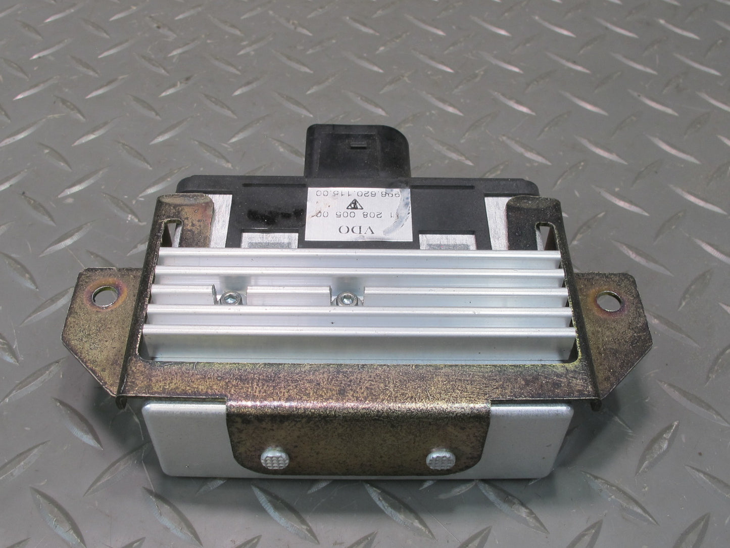 2002-2004 Porsche 911 996 Fuel Pump Control Module 99662011500