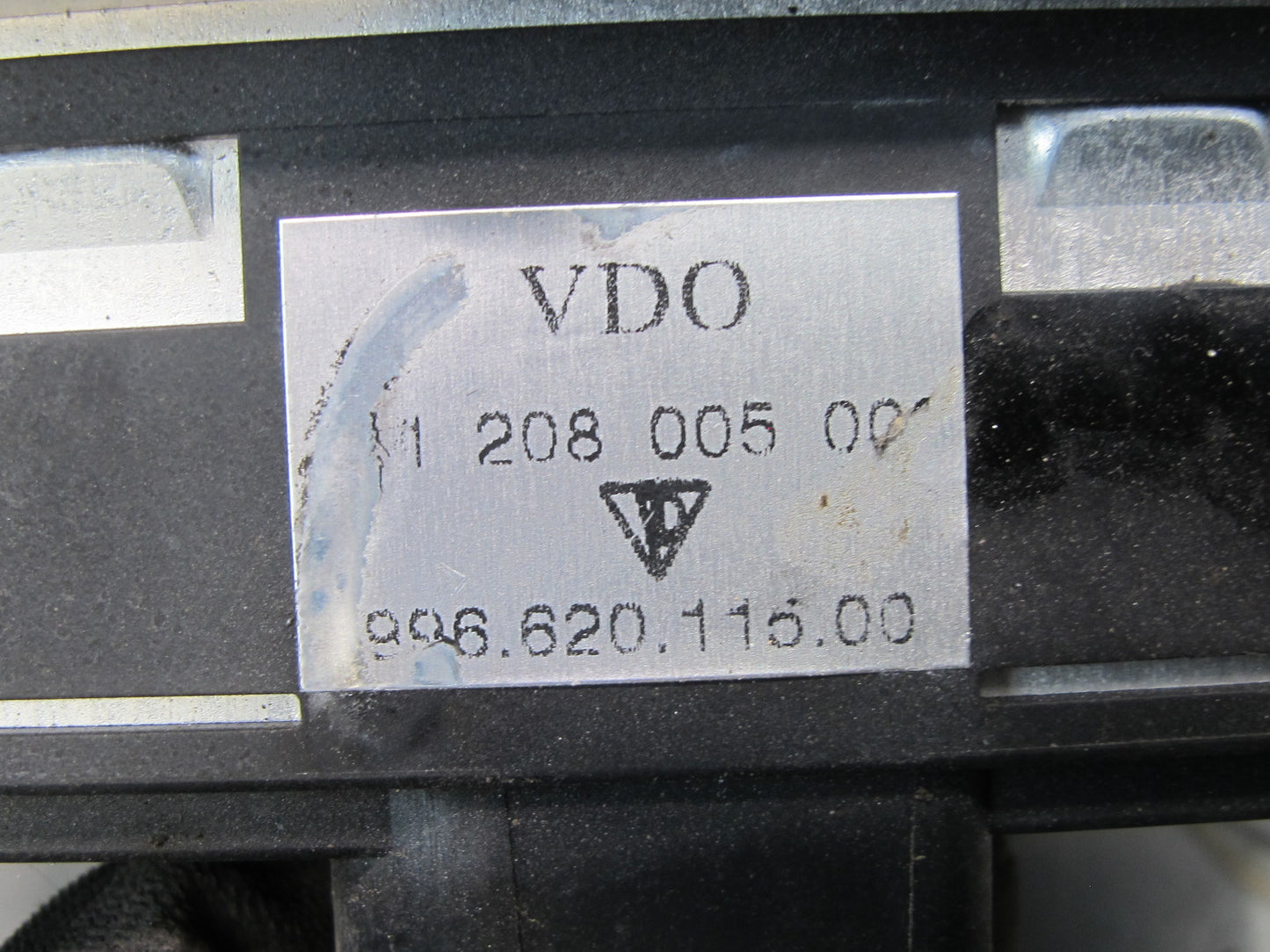 2002-2004 Porsche 911 996 Fuel Pump Control Module 99662011500