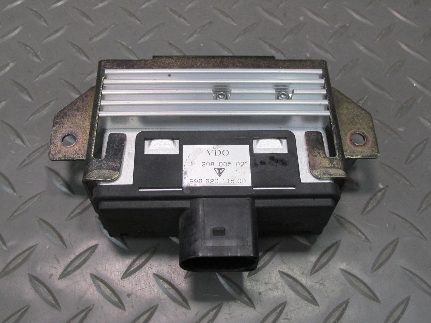 2002-2004 Porsche 911 996 Fuel Pump Control Module 99662011500