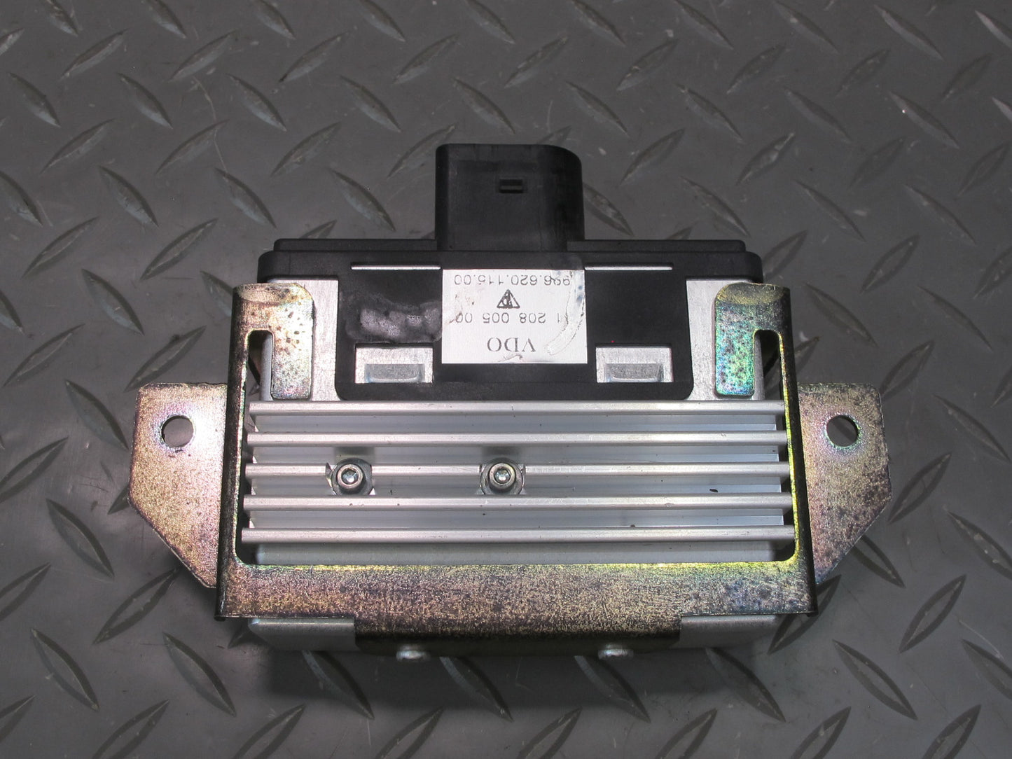 2002-2004 Porsche 911 996 Fuel Pump Control Module 99662011500