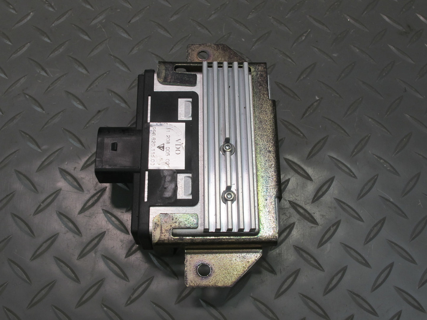 2002-2004 Porsche 911 996 Fuel Pump Control Module 99662011500