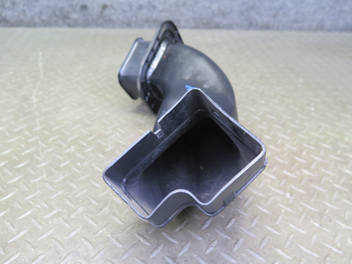 1999-2005 Porsche 911 Carrera 996 Air Intake Duct Tube Hose Line