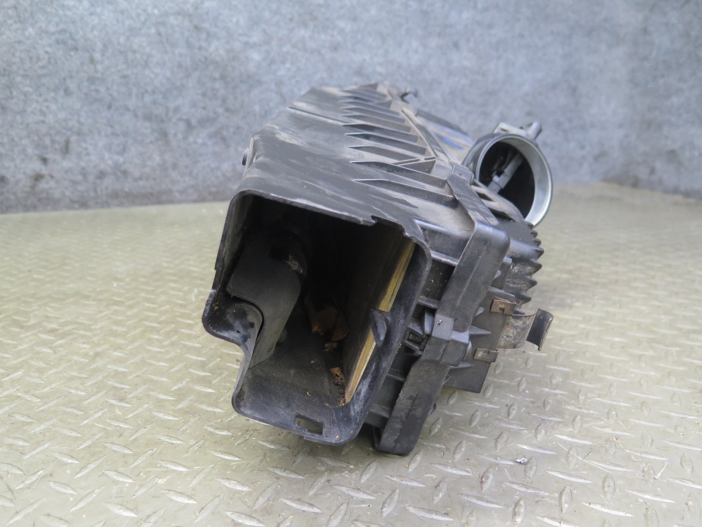 2000-2005 Porsche 911 996 Air Intake Cleaner Filter Box w MAF Sensor