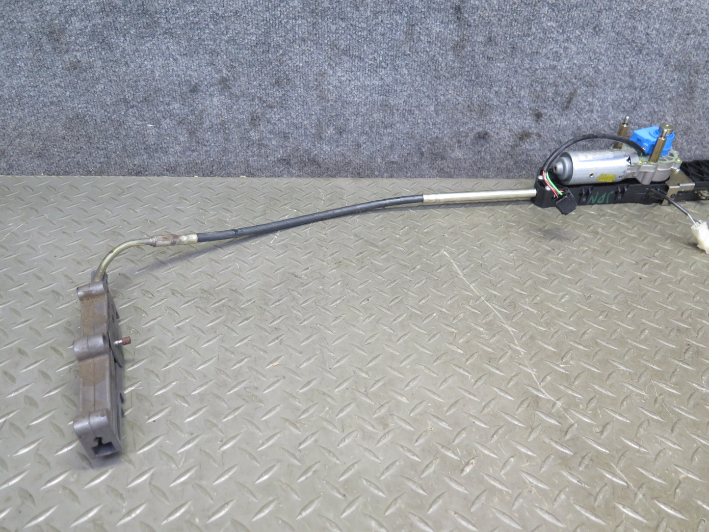 1999-2005 Porsche 911 Carrera 996 Convert TOP Roof Lock Latch Drive Motor Assy