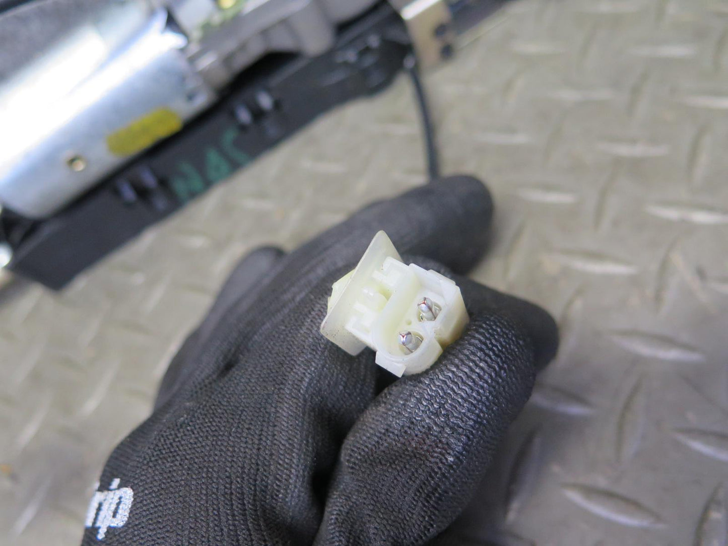 1999-2005 Porsche 911 Carrera 996 Convert TOP Roof Lock Latch Drive Motor Assy