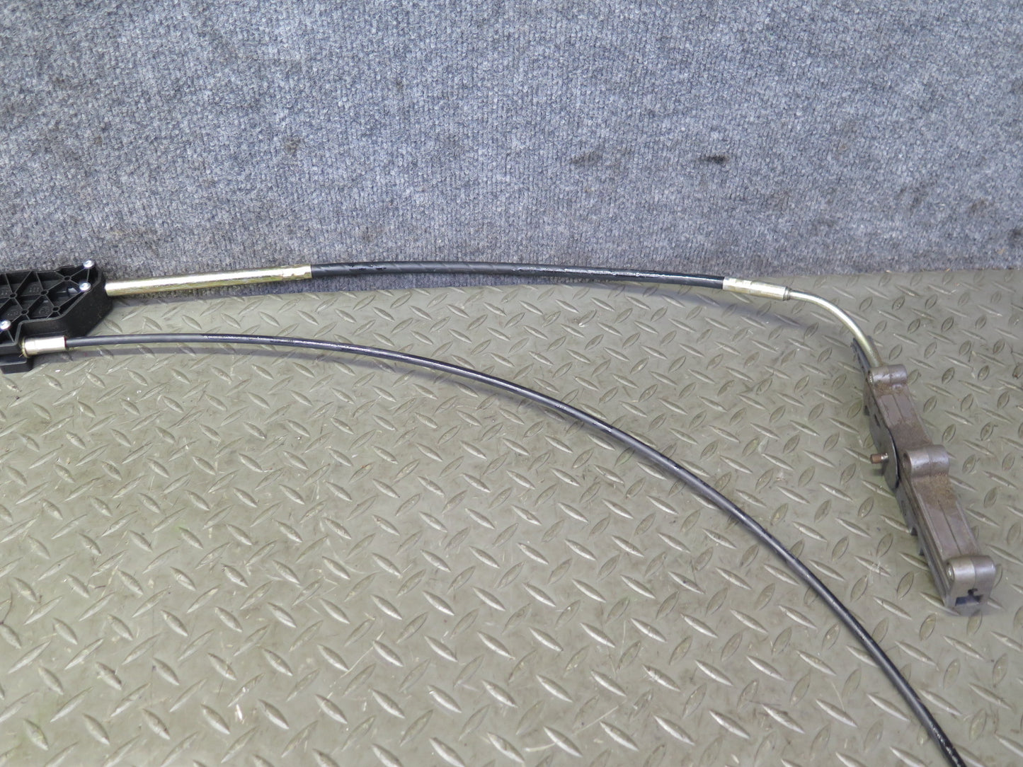 1999-2005 Porsche 911 Carrera 996 Convert TOP Roof Lock Latch Drive Motor Assy