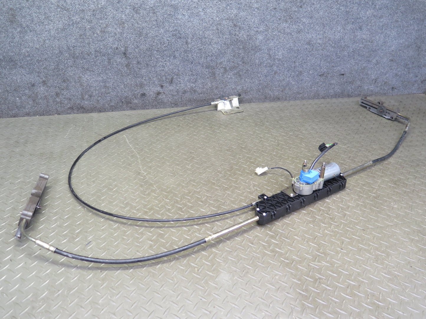 1999-2005 Porsche 911 Carrera 996 Convert TOP Roof Lock Latch Drive Motor Assy