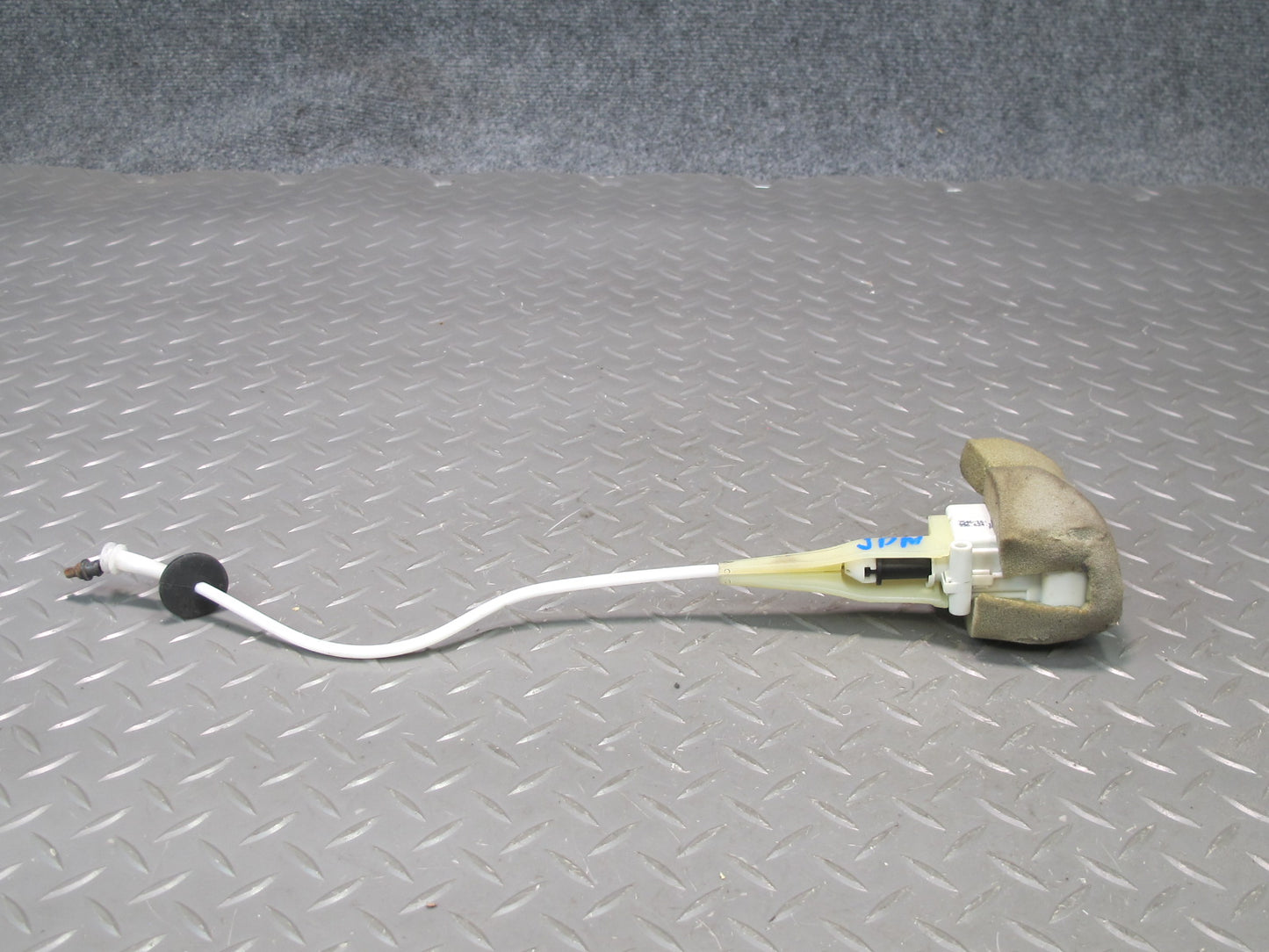 1999-2005 Porsche 911 Carrera 996 Front Hood Lock Latch Actuator