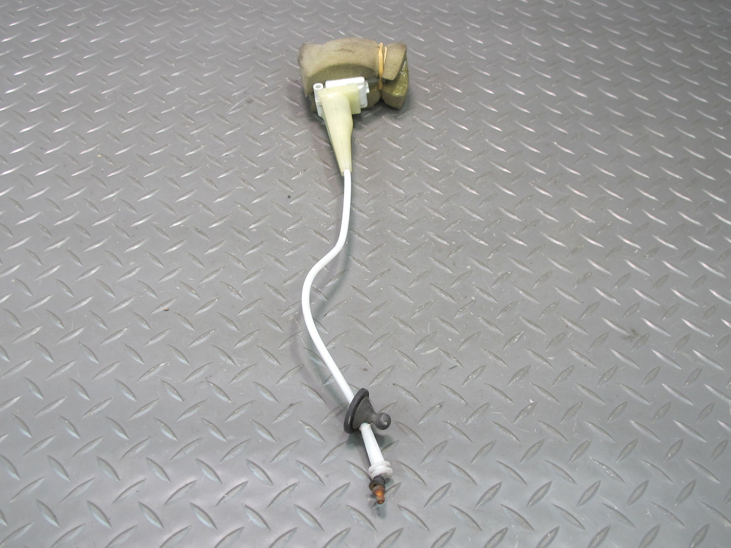 1999-2005 Porsche 911 Carrera 996 Front Hood Lock Latch Actuator