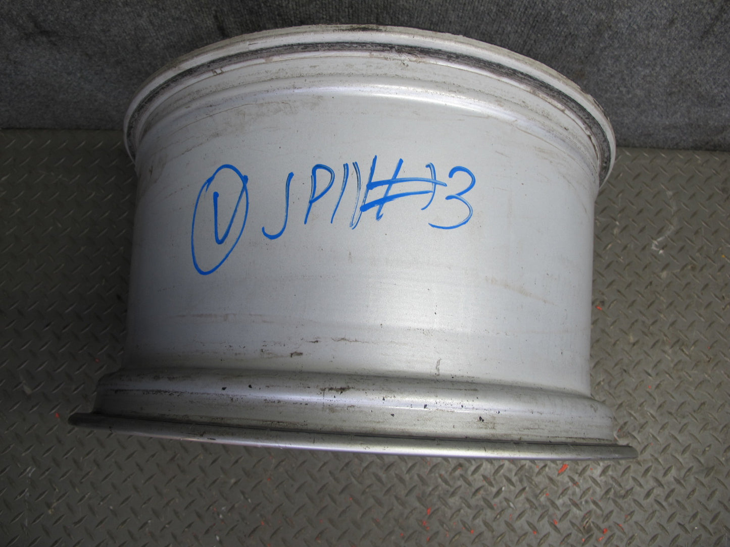 2002-2005 Porsche 911 996 Rear Factory R18 18" Alloy Wheel Rim 18x10J ET65