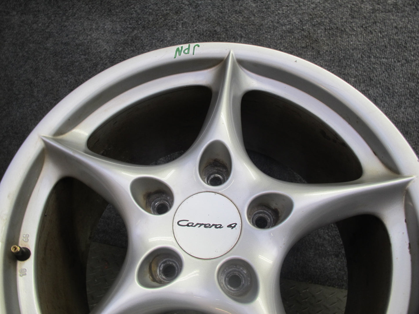 2002-2005 Porsche 911 996 Rear Factory R18 18" Alloy Wheel Rim 18x10J ET65