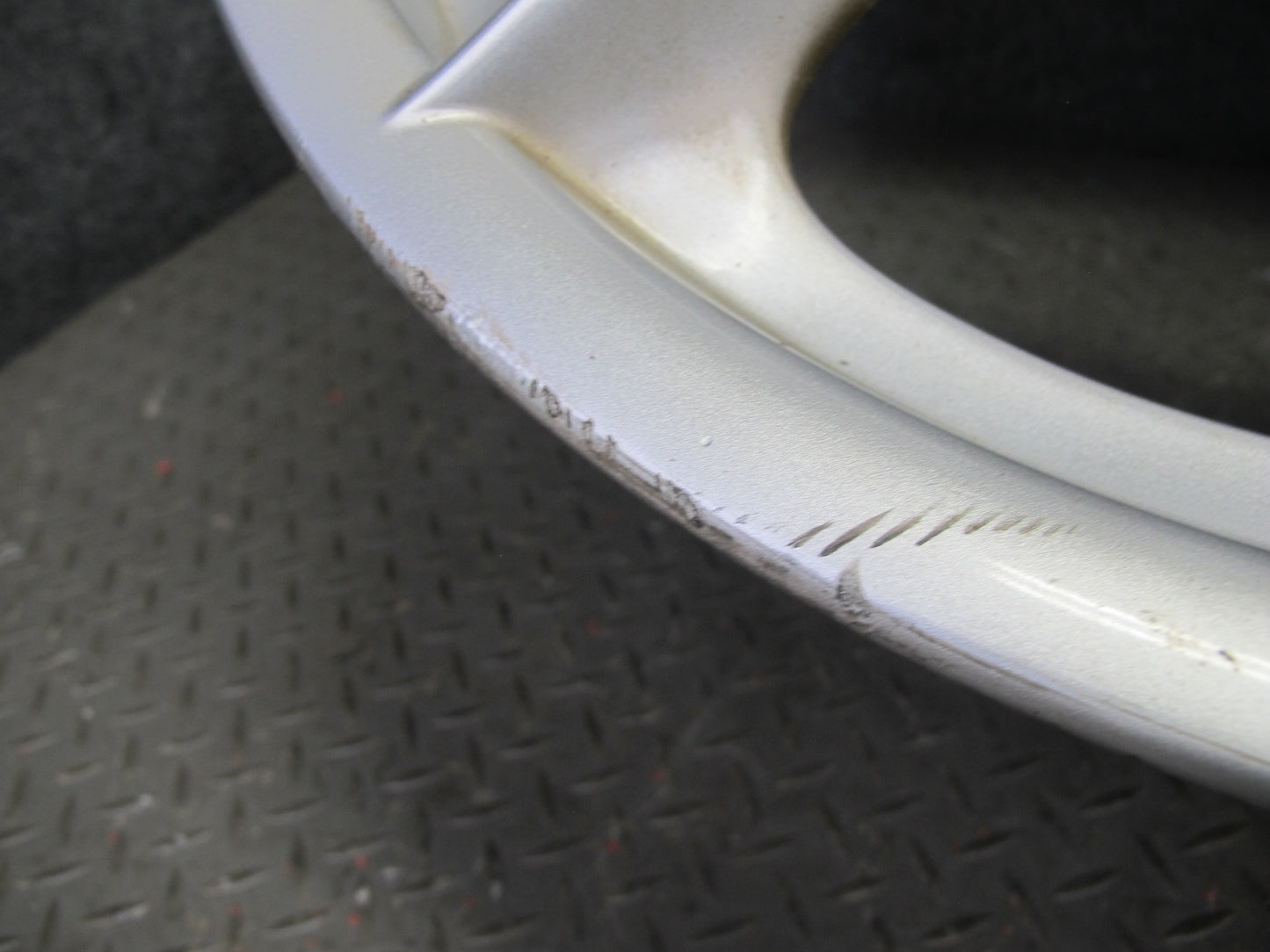 2002-2005 Porsche 911 996 Rear Factory R18 18" Alloy Wheel Rim 18x10J ET65