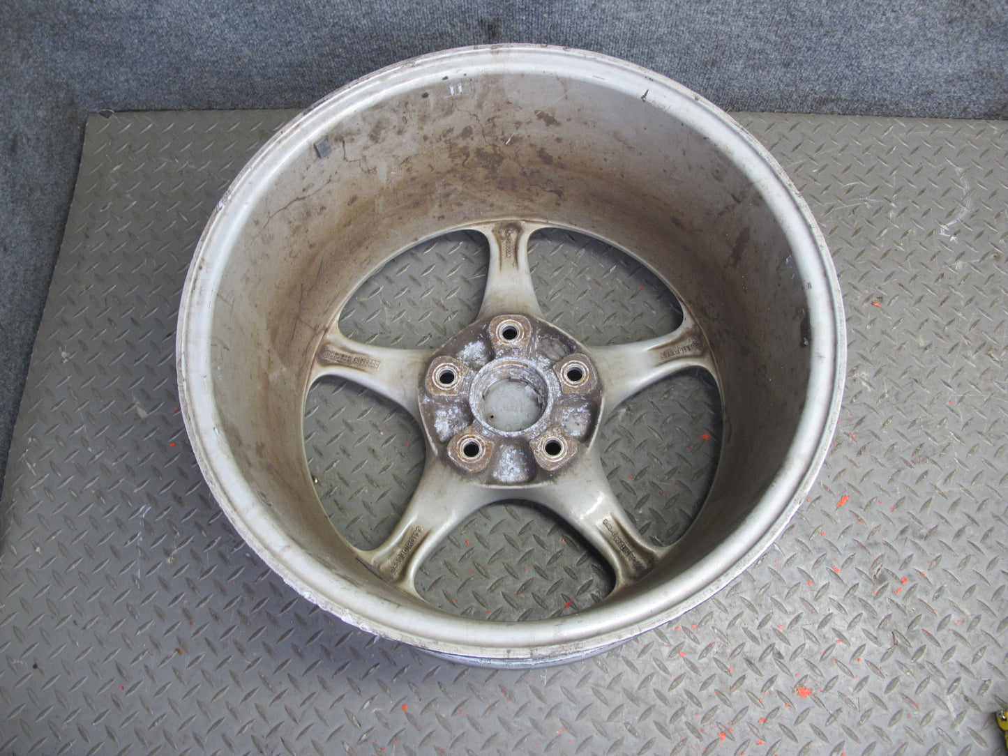 2002-2005 Porsche 911 996 Rear Factory R18 18" Alloy Wheel Rim 18x10J ET65