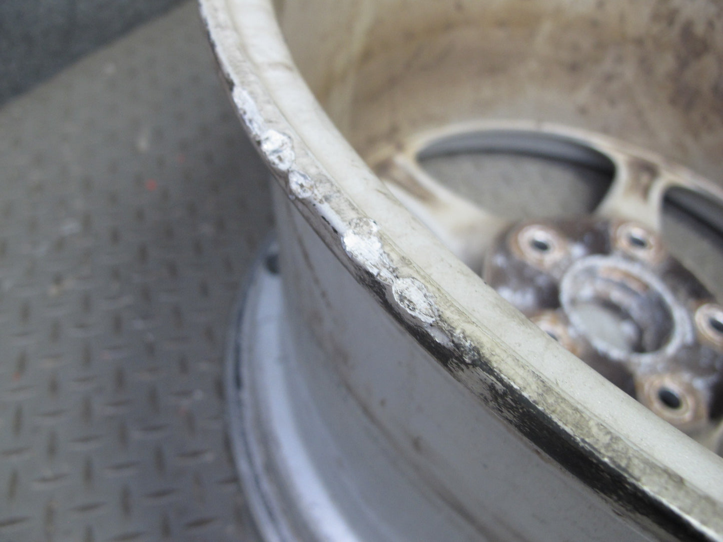 2002-2005 Porsche 911 996 Rear Factory R18 18" Alloy Wheel Rim 18x10J ET65