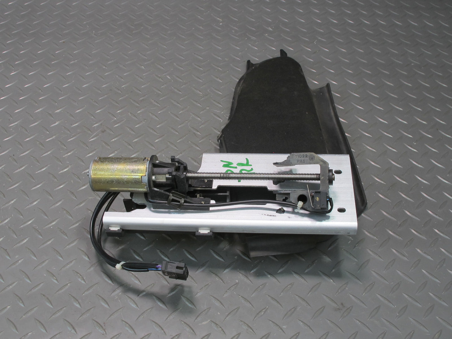 1999-2005 Porsche 911 996 Convertible TOP Roof Lateral Flap Motor Set of 2