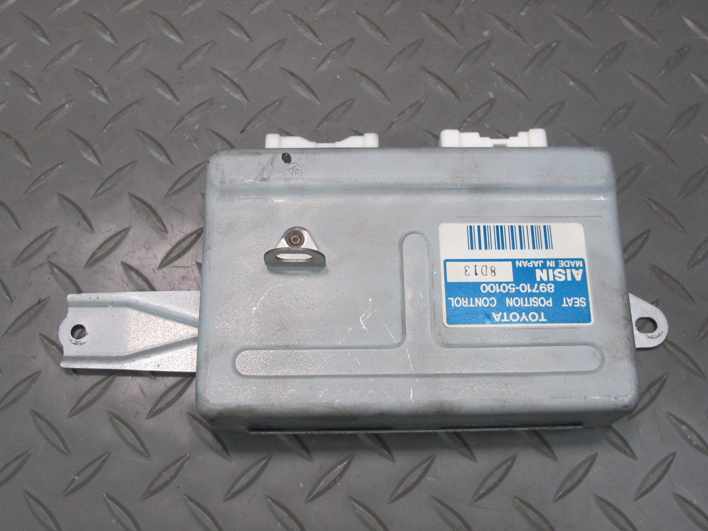 98-99 Lexus UCF20L LS400 Front Left Seat Control Module 89710-50100 OEM