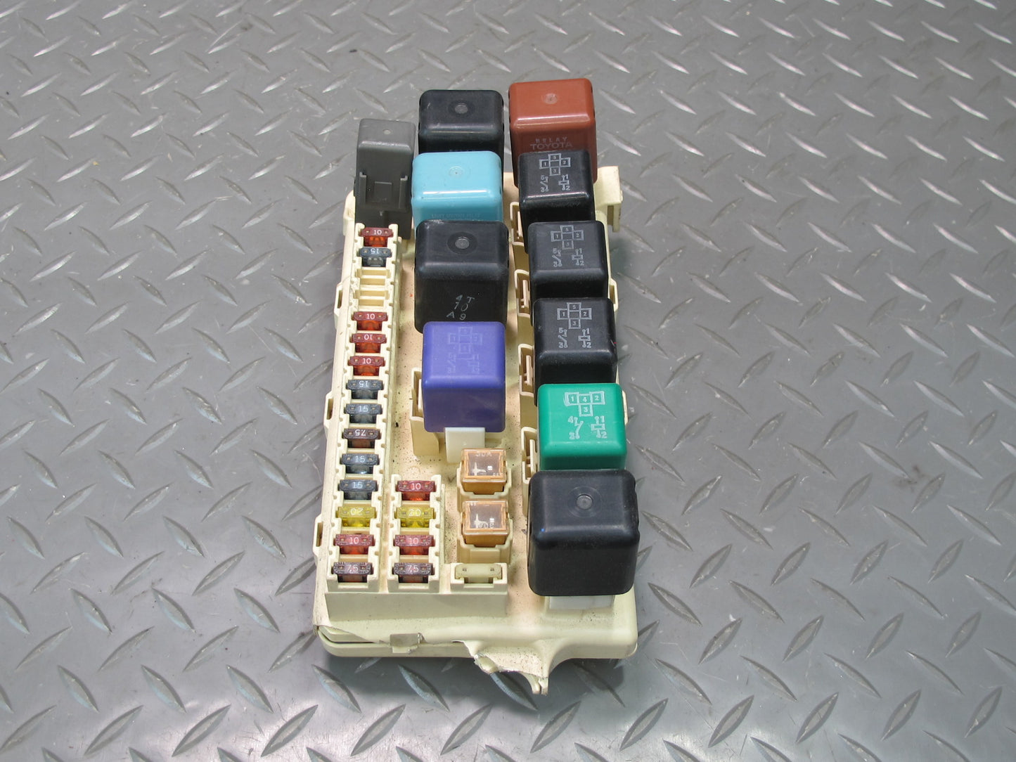 04-06 Lexus UCF30L LS430 Power Distribution Fuse Relay Junction Box Module OEM