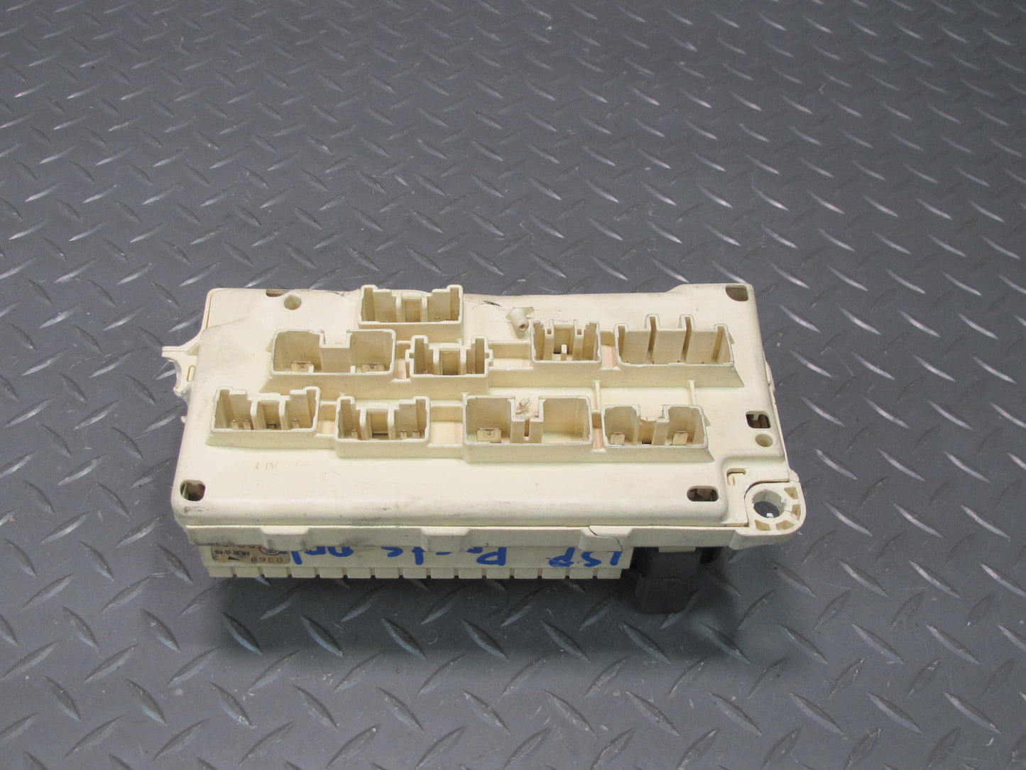 04-06 Lexus UCF30L LS430 Power Distribution Fuse Relay Junction Box Module OEM