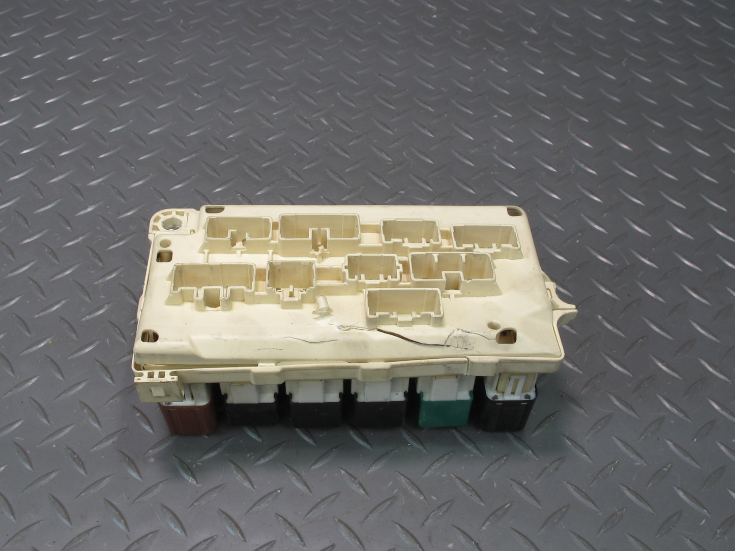 04-06 Lexus UCF30L LS430 Power Distribution Fuse Relay Junction Box Module OEM